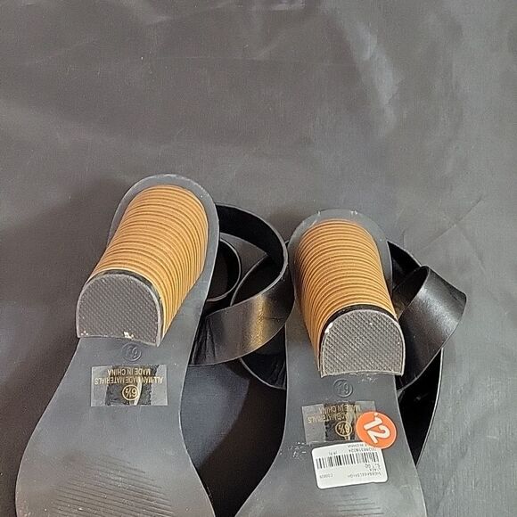 BRAND NEW LILIANA ANKLE STRAP POINTED TOE HIGH HEEL SANDAL - Picture 12 of 15